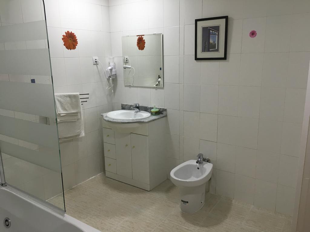Hostal Tres Cantos Bagian luar foto