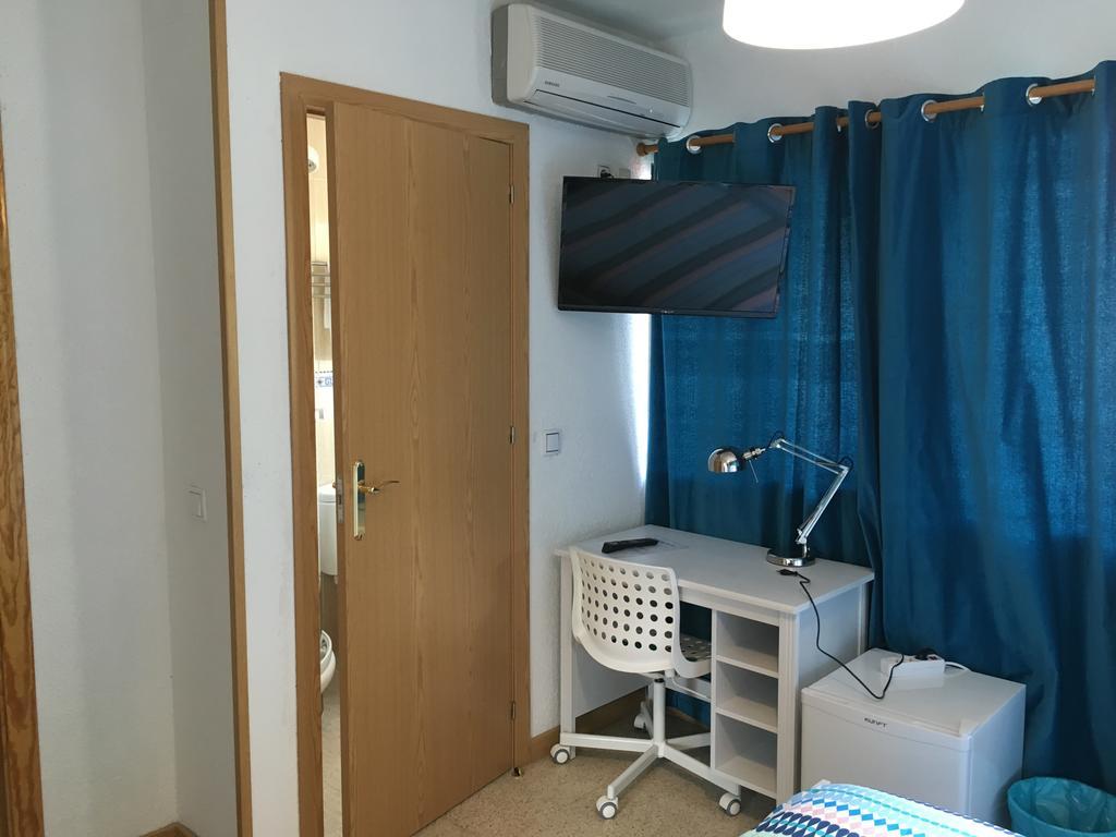 Hostal Tres Cantos Bagian luar foto