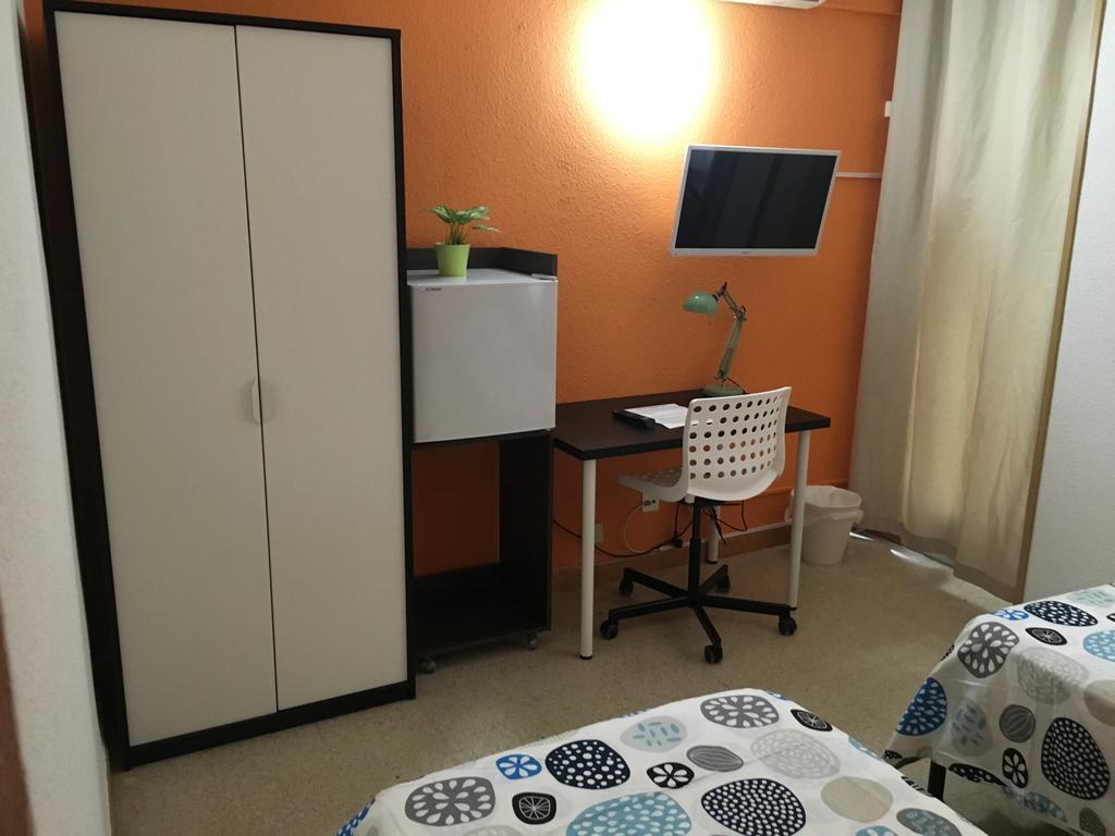 Hostal Tres Cantos Bagian luar foto